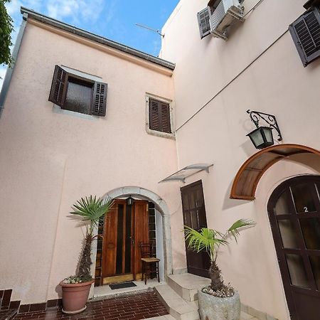 Casa Di Nives Apartment Кърк Екстериор снимка