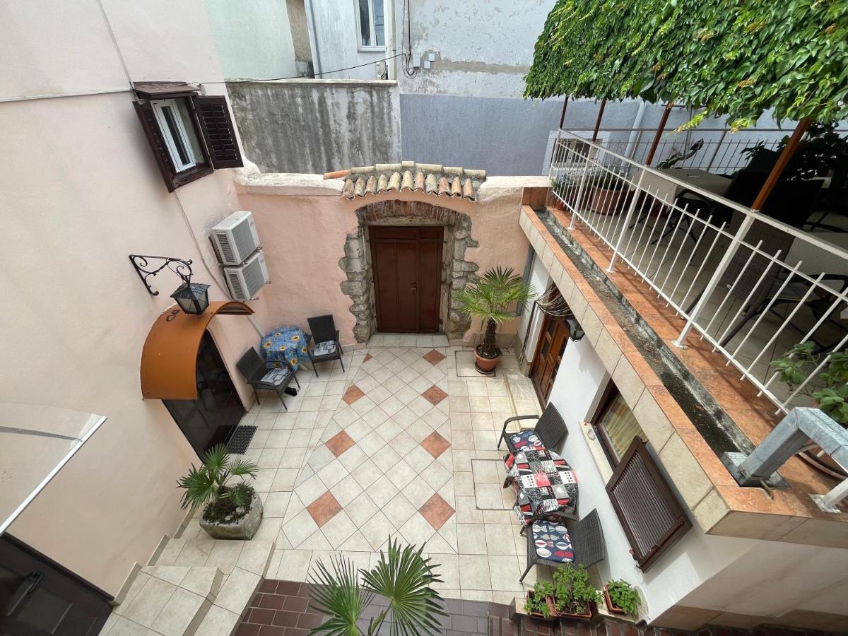 Casa Di Nives Apartment Кърк Екстериор снимка