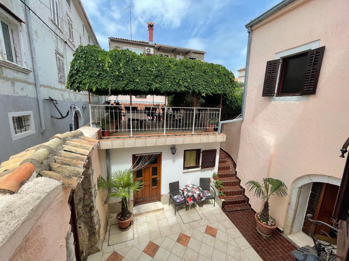 Casa Di Nives Apartment Кърк Екстериор снимка