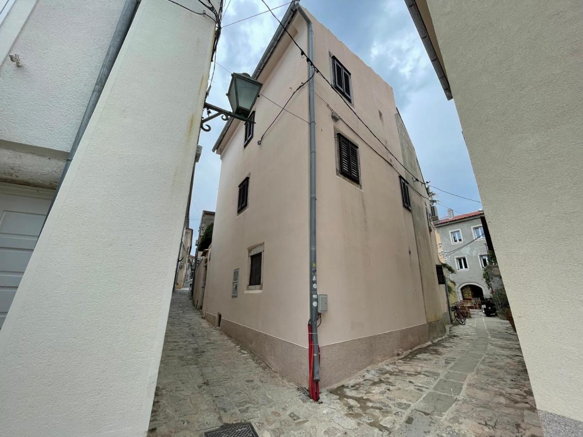 Casa Di Nives Apartment Кърк Екстериор снимка