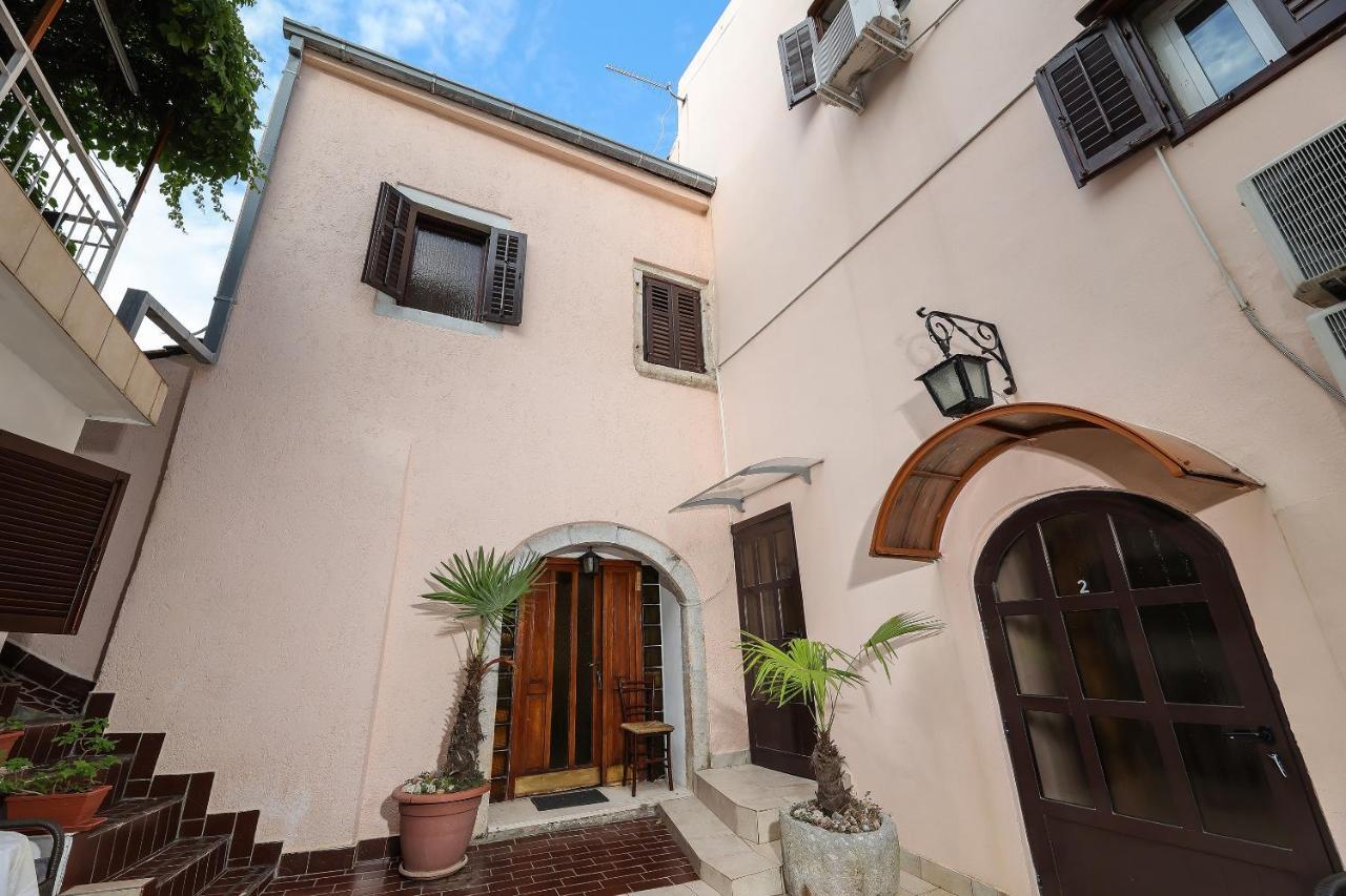 Casa Di Nives Apartment Кърк Екстериор снимка