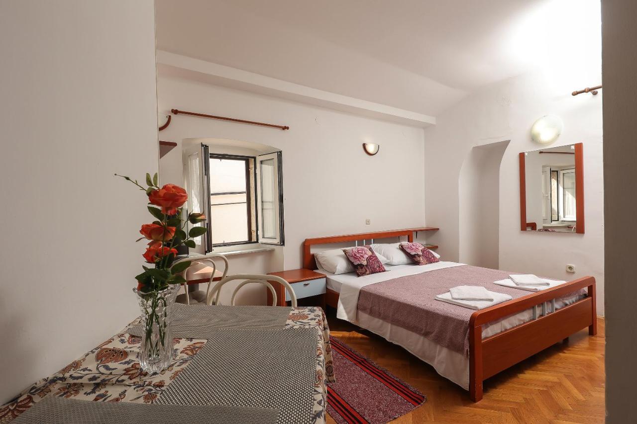 Casa Di Nives Apartment Кърк Екстериор снимка