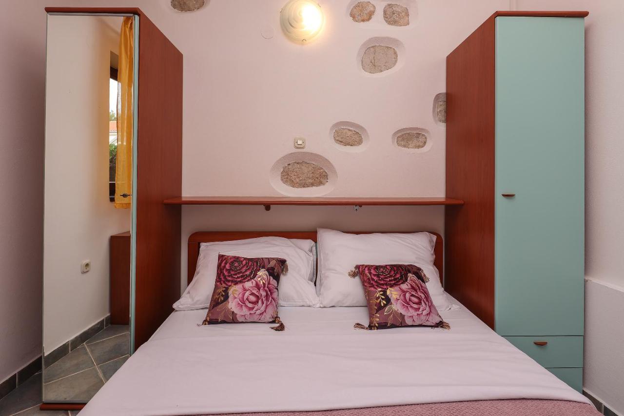 Casa Di Nives Apartment Кърк Екстериор снимка