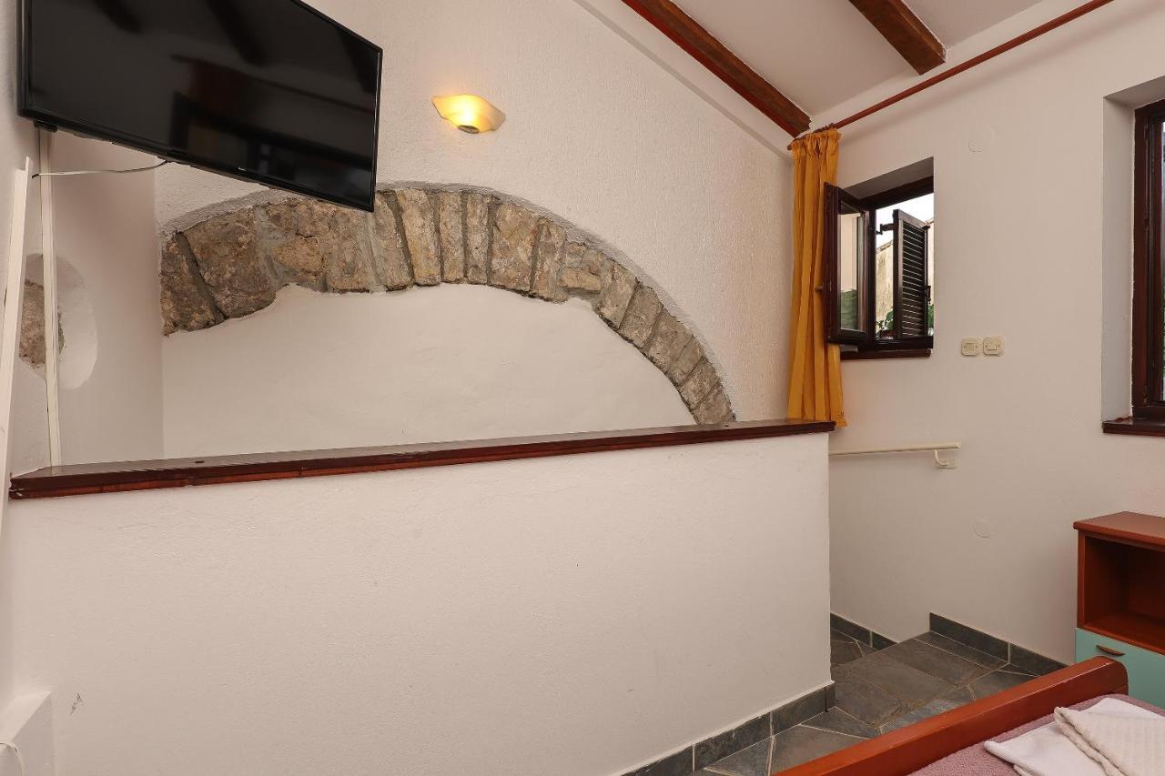 Casa Di Nives Apartment Кърк Екстериор снимка