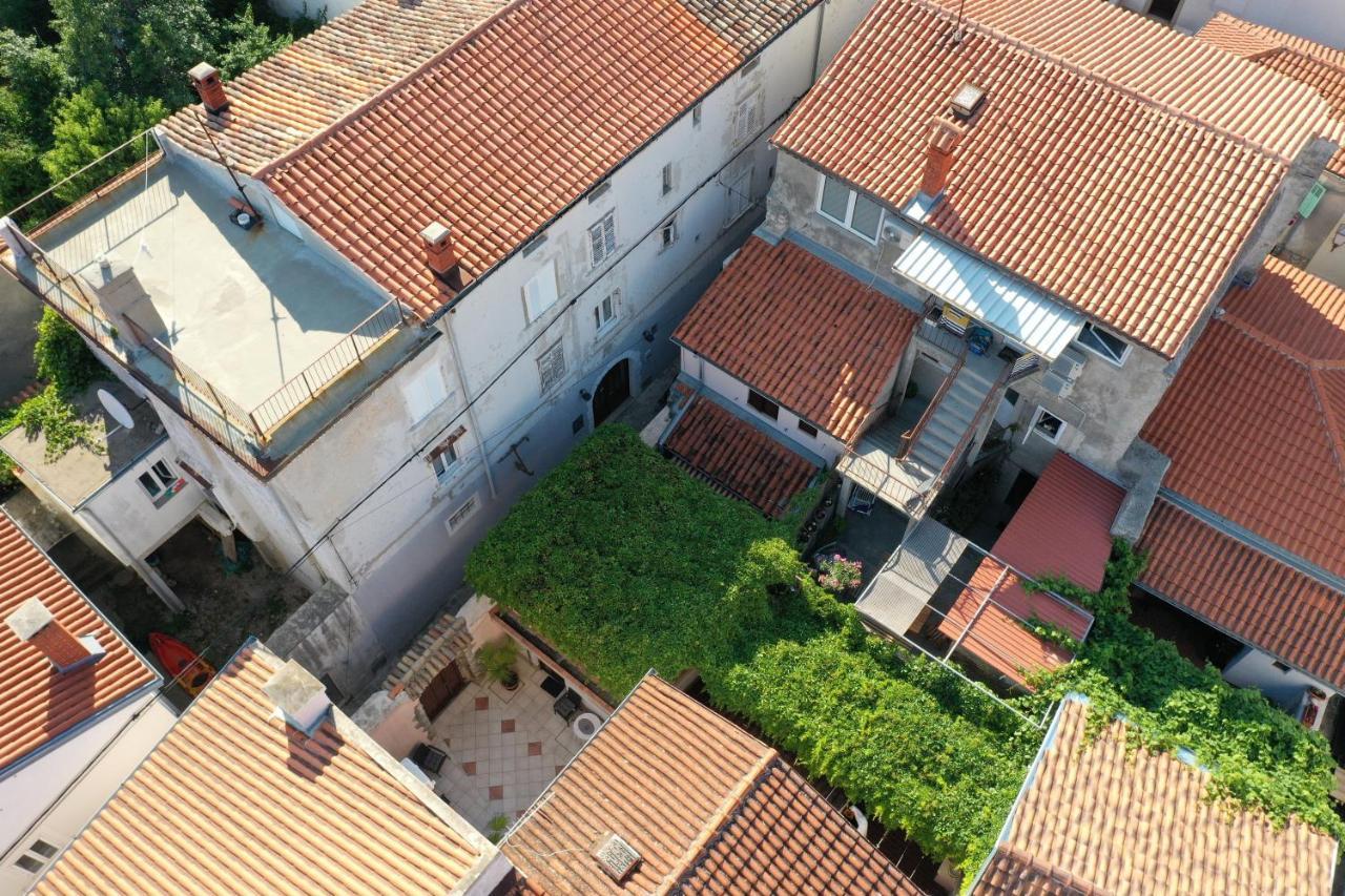 Casa Di Nives Apartment Кърк Екстериор снимка